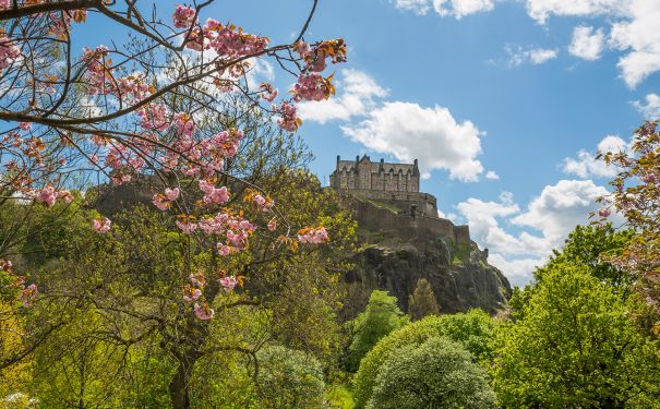 GB/SCO/Edinburgh/Edinburgh Castle im Frühling