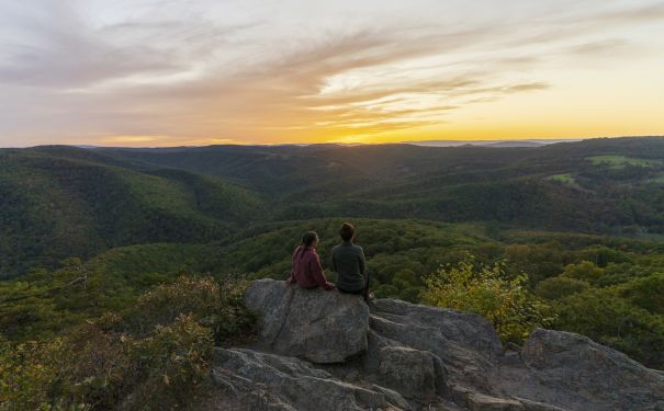 WV/Lost River State Park/Cranny Crow Lookout Tower/Sonnenuntergang Freunde