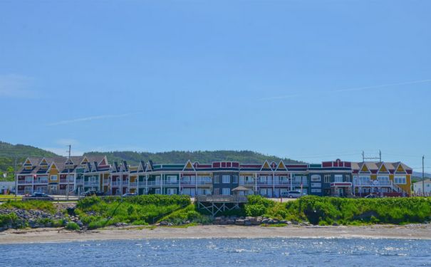 NL/Gros Morne National Park/Ocean View Hotel/Aussenansicht