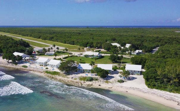 CYM/Little Cayman/Blossom Village/Paradise Villas/Aussenansicht