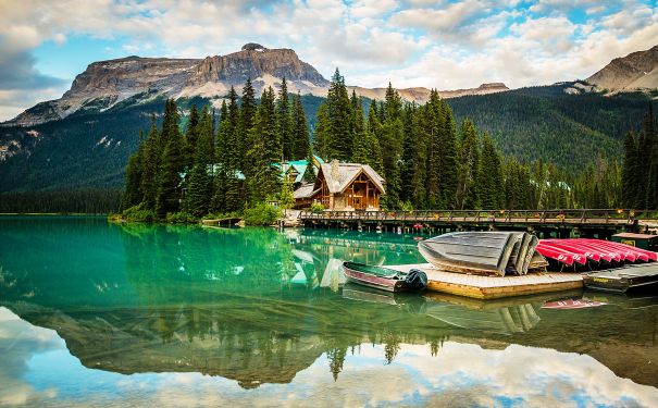 BC/Field/Emerald Lake Lodge/Außenansicht