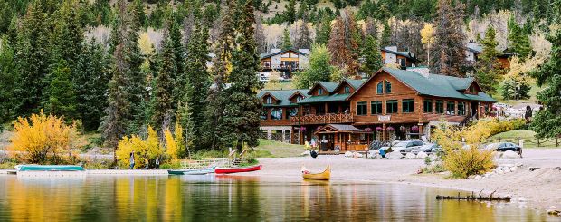 Außenansicht, Pyramid Lake Resort, Jasper, Alberta Credit - Exepdia