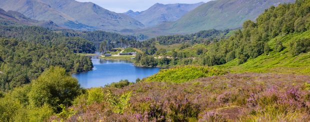 Wanderung im Glen Affric, Inverness, Schottland - Credit: VisitScotland / Kenny Lam