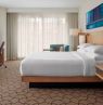 Zimmer mit King Bett, Delta Hotels by Marriott Toronto, Toronto, Ontario - Credit: Marriott International