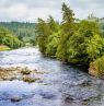 Balmoral Castle mit River Dee, Crathie, Schottland - Credit: Visit Scotland / North East 250 / Damian Shields