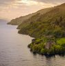 Urquhart Castle bei Inverness, Schottland - Credit: VisitScotland / Stuart Brunton