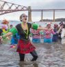 Feiern des Loony Dook - Credit: VisitScotland